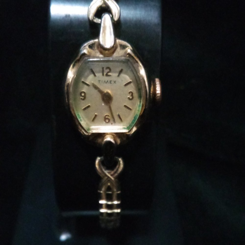 Pre-Loved Working Vintage Timex Mechanical Gold Tone Watch